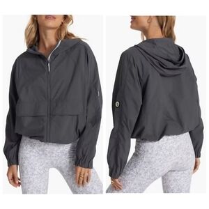 VUORI Shores Jacket Women's Medium Gray Full Zip Pockets Windbreaker VW545